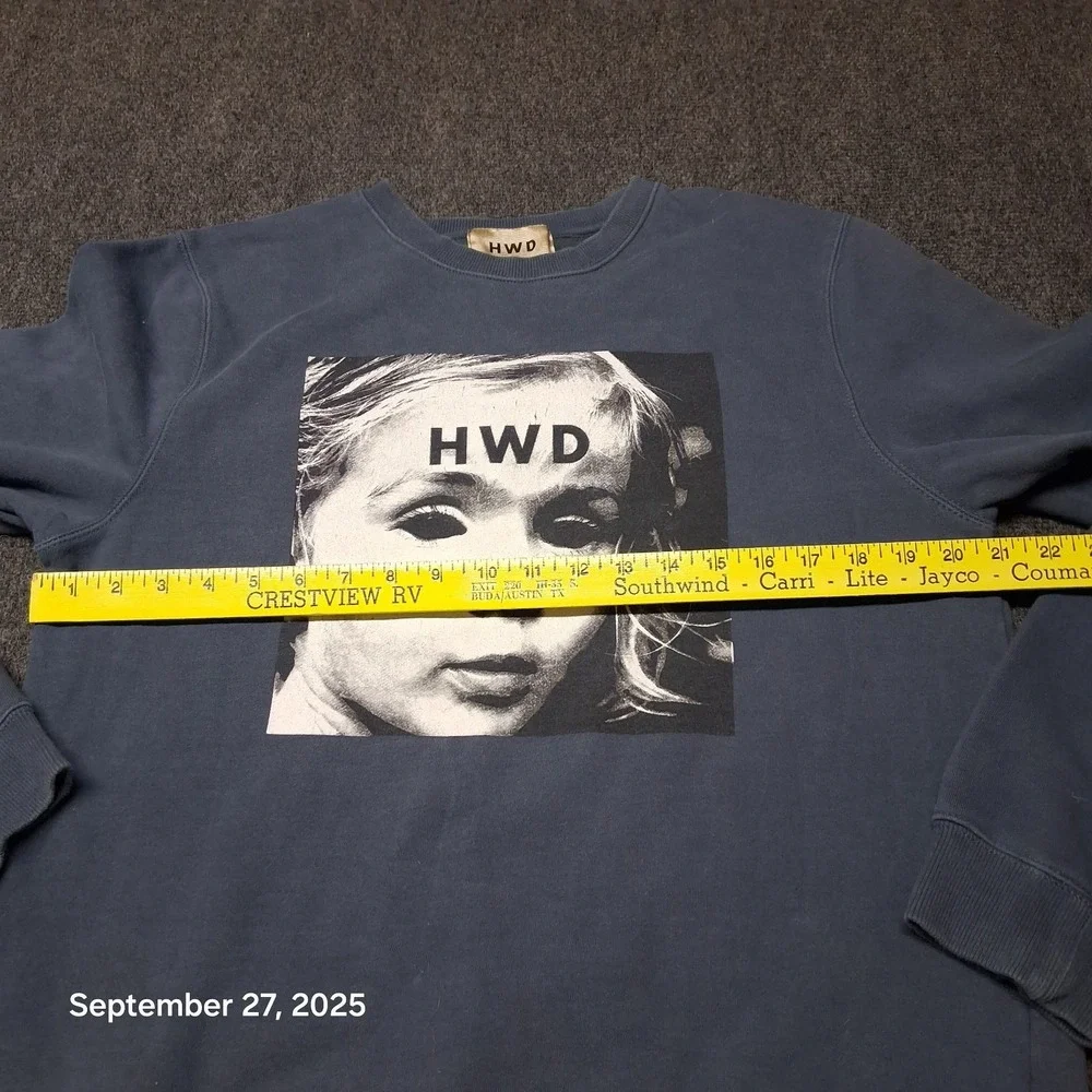 Halfway Dead Sweatshirt HWD Blue Size‎ Large Crew Neck Girl Black Eyes